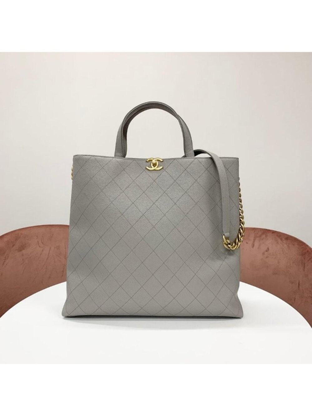 Chanel Caviar Leather Quilted CC Logo Turnlock Chain Bag
